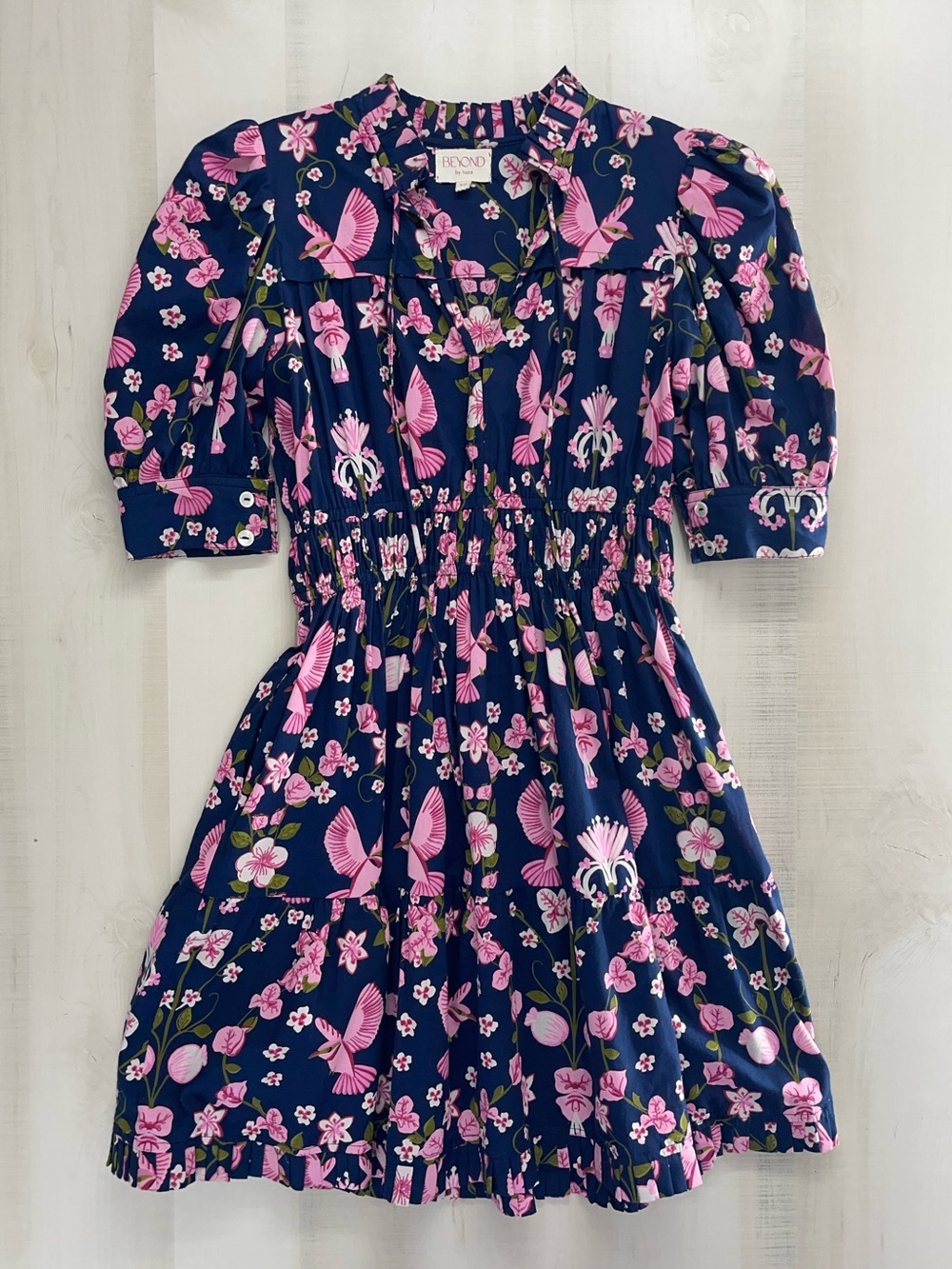 nwot BEYOND BY VERA printed navy hummingbird dress event casual travel